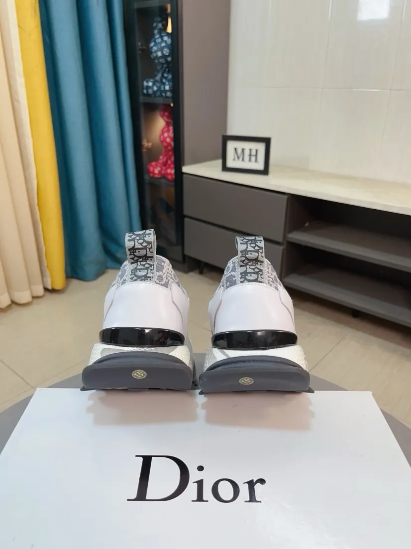 Men's men's shoes 💰458🌹🌹【Dior】Best-selling official website world premiere🔝High-end men's shoes brand official website latest series: The upper is made of imported cowhide with specially designed fabrics➕Mesh breathable lining. Make walking more convenient and comfortable! Compared with the official quality, Midea’s 1:1 replica. Create a fashionable personality to set off your uniqueness! A must-have for trendy men! Classic style. Men's sizes: 38-44.